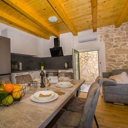 House Olivera 別荘 *