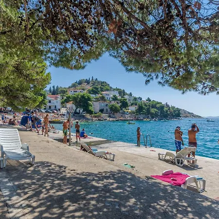 別荘 House Olivera